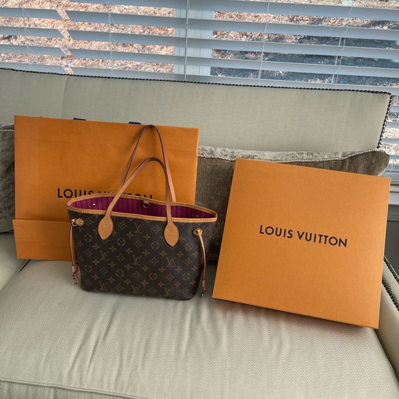 Louis Vuitton, Bags, Louis Vuitton Neverfull Box Shopping Bag Ribbon